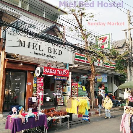 Miel Bed Hostel & Gallery Chiang Mai Exterior photo