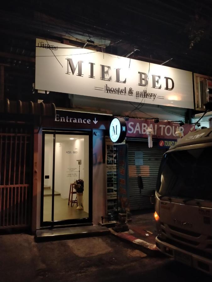 Miel Bed Hostel & Gallery Chiang Mai Exterior photo