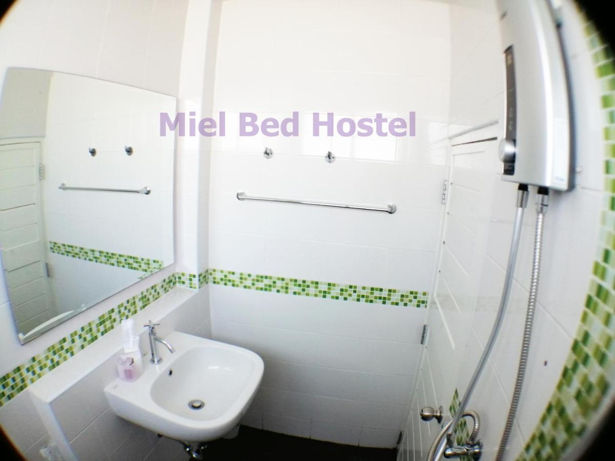 Miel Bed Hostel & Gallery Chiang Mai Exterior photo