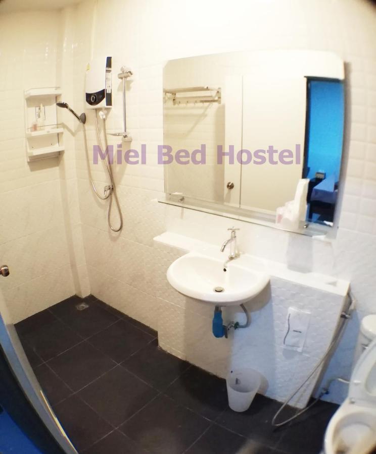 Miel Bed Hostel & Gallery Chiang Mai Exterior photo