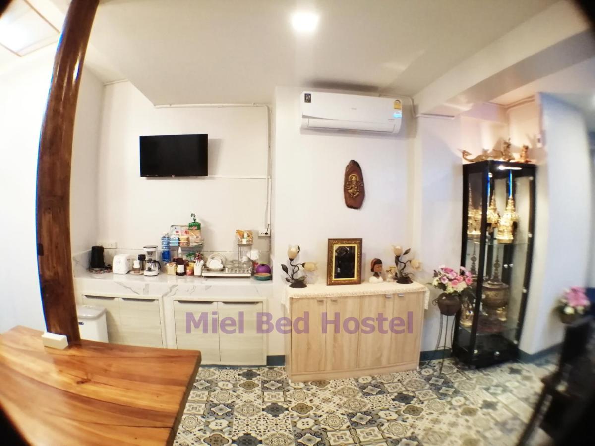 Miel Bed Hostel & Gallery Chiang Mai Exterior photo