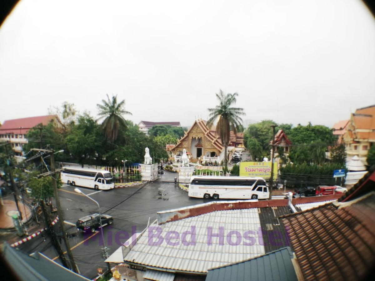 Miel Bed Hostel & Gallery Chiang Mai Exterior photo