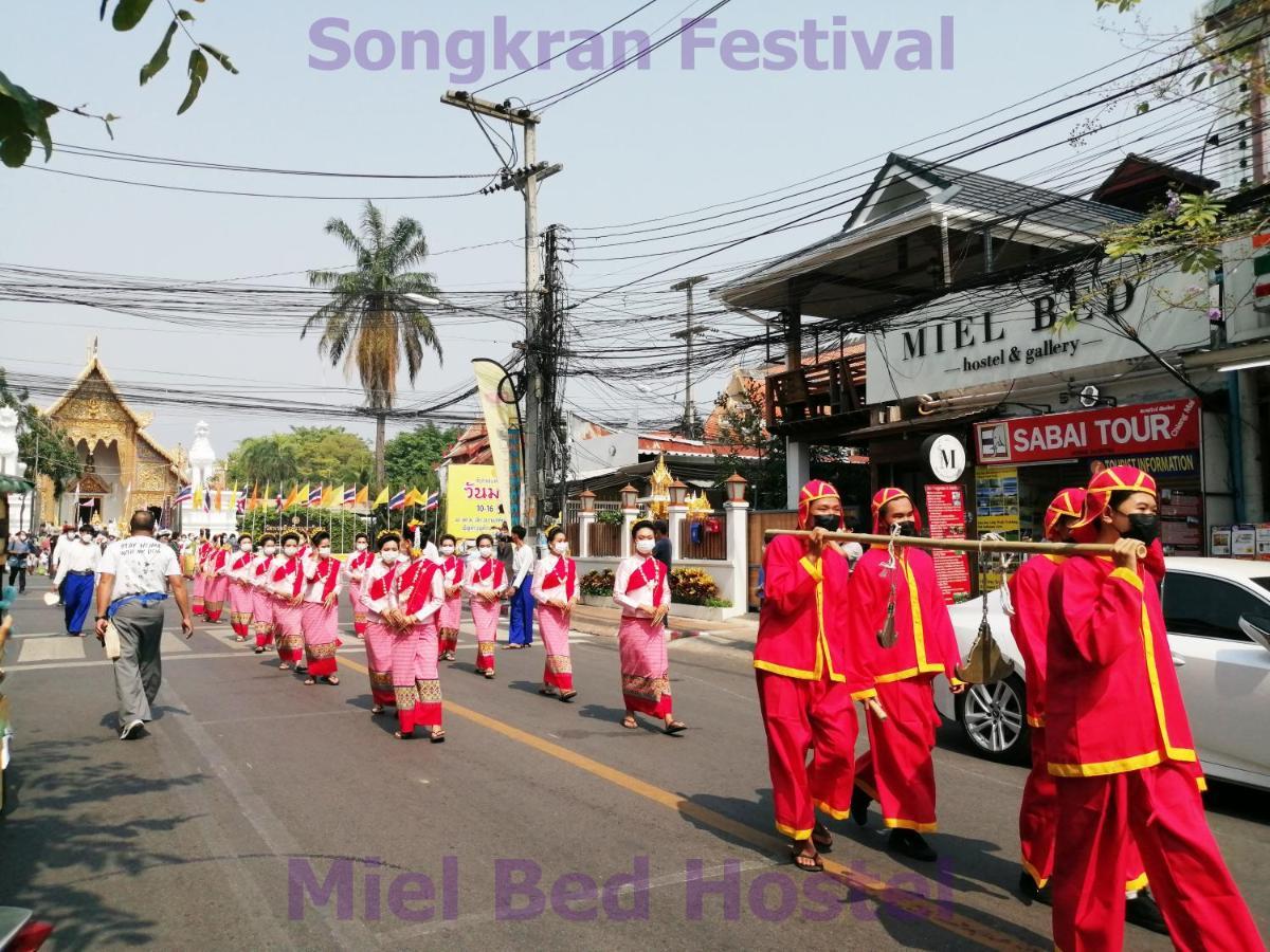 Miel Bed Hostel & Gallery Chiang Mai Exterior photo